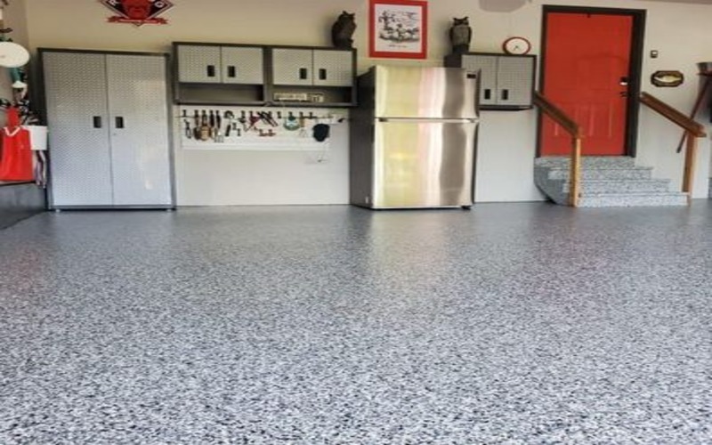 garage-refinish-with-silver-epoxy